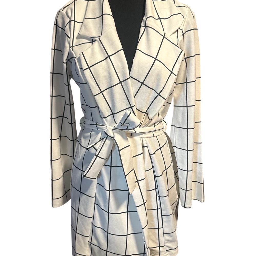 Chic White Grid Pattern Wrap Dress - image 1